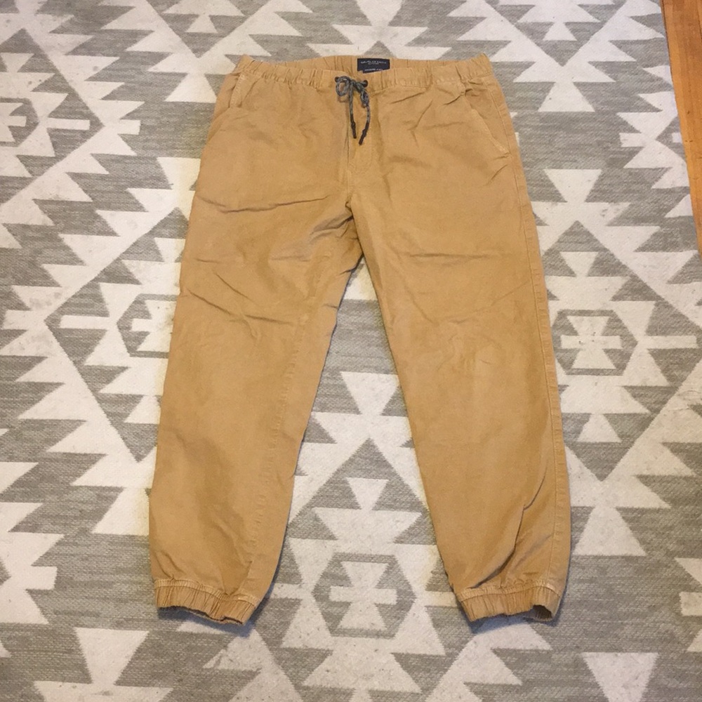 American eagle joggers